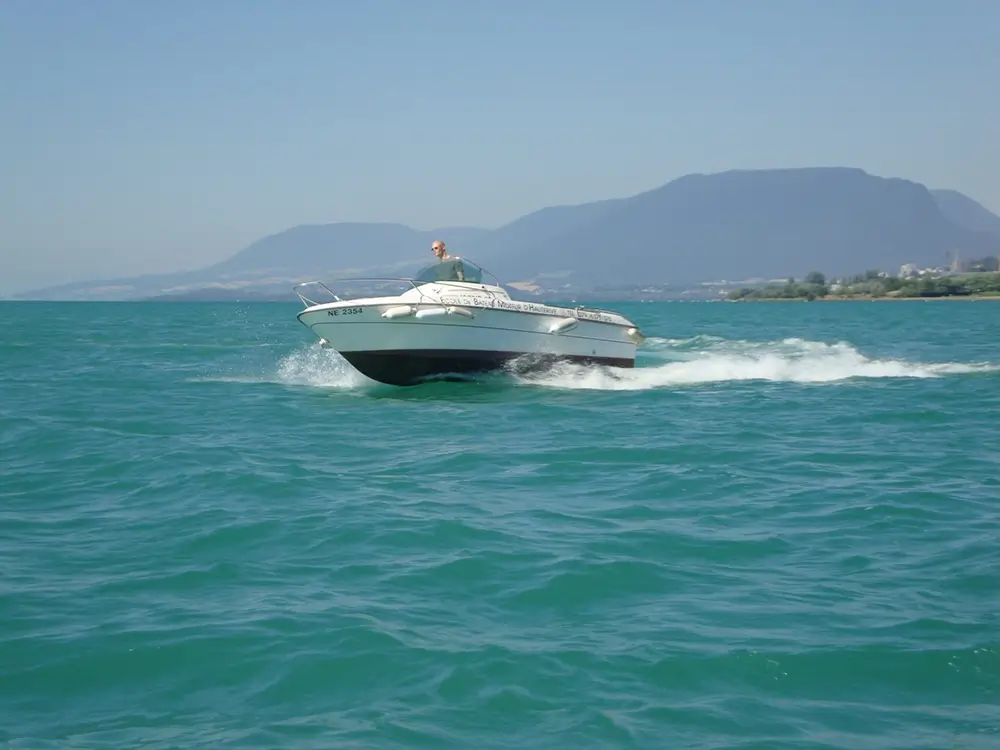 Bateau Ecole Bootsfahrschule Hauterive Neuenburgersee